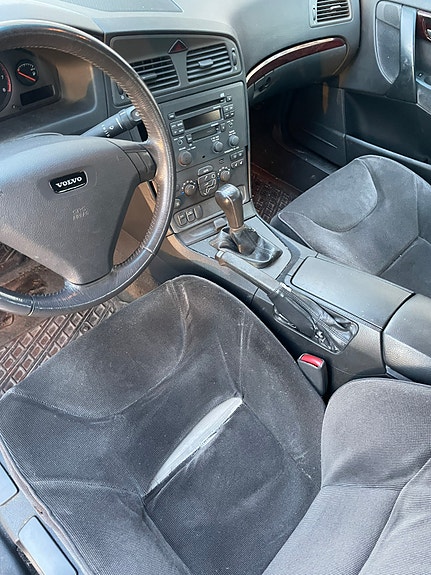 Volvo S60 4 of 5