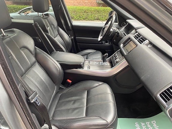 Land Rover Range Rover Sport 13 of 30