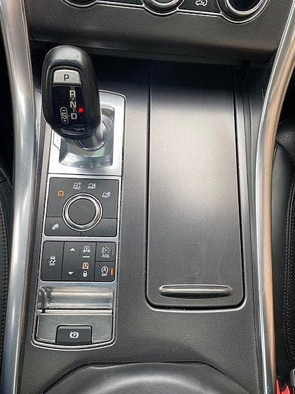Land Rover Range Rover Sport 28 of 30