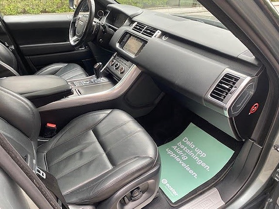 Land Rover Range Rover Sport 12 of 30