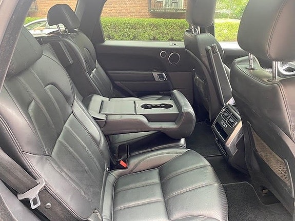 Land Rover Range Rover Sport 16 of 30