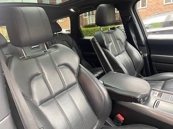 Land Rover Range Rover Sport 14 of 30