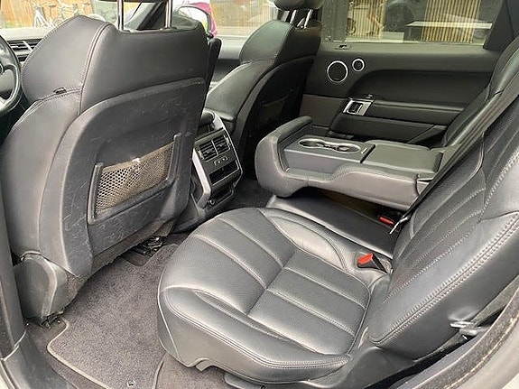 Land Rover Range Rover Sport 17 of 30