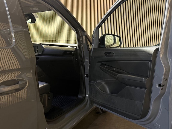 Volkswagen Caddy Maxi 27 of 28
