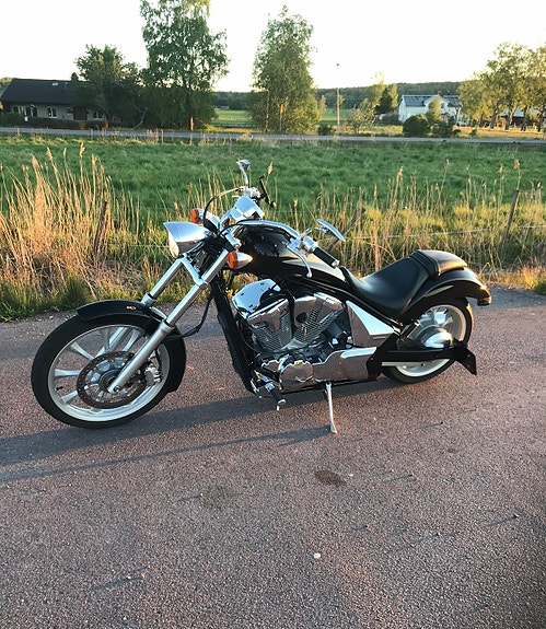 Honda VT1300CX Fury 2 of 3