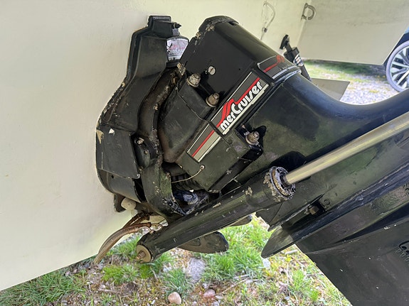 Regal Valanti 220 XL V8 – Klassisk sportbåt med härligt V8 med trailer 11 of 12