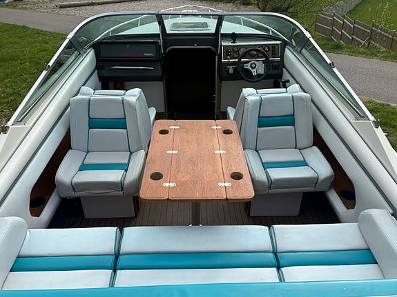 Regal Valanti 220 XL V8 – Klassisk sportbåt med härligt V8 med trailer 6 of 12