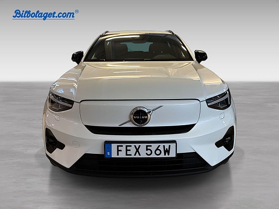 Volvo EX40 3 of 5