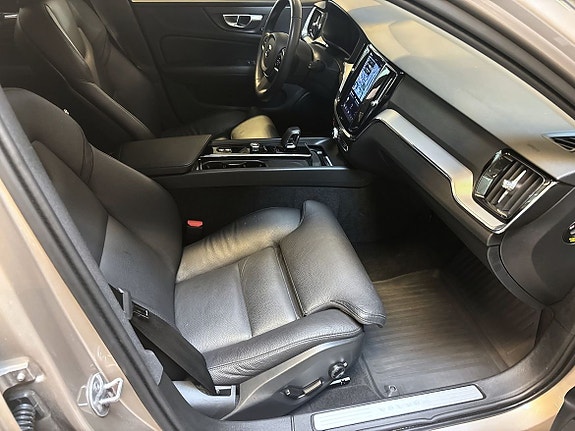 Volvo V60 Cross Country 14 of 14