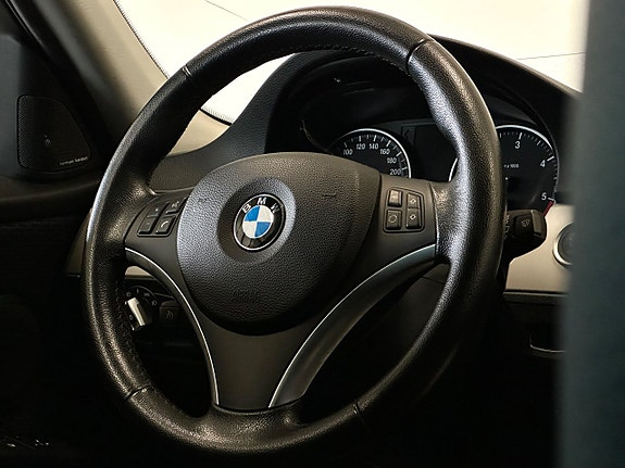 BMW 318d 8 of 12