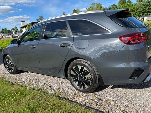Kia Ceed 2 of 5