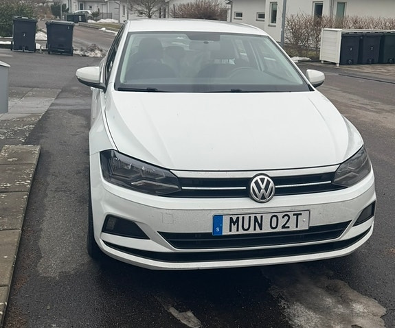 Volkswagen Polo 2 of 5