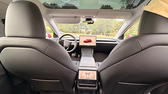 Tesla Model 3 9 of 14