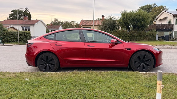 Tesla Model 3 3 of 14