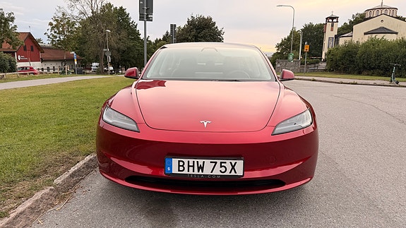 Tesla Model 3 6 of 14