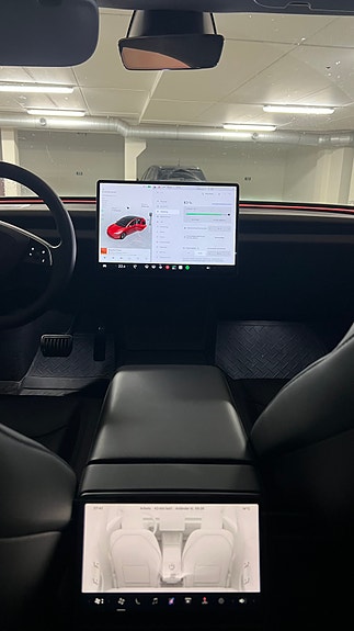 Tesla Model 3 10 of 14