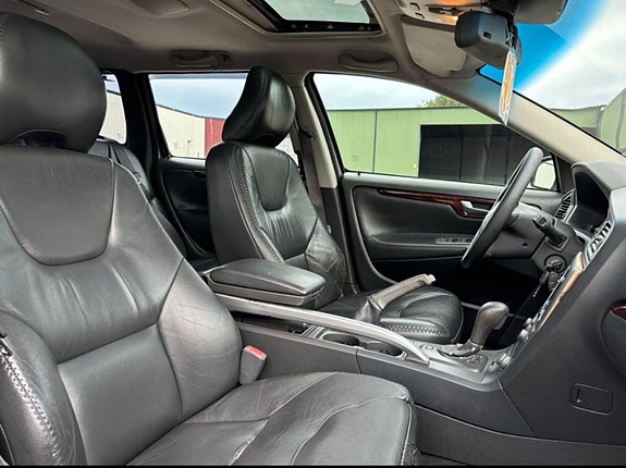 Volvo XC70 5 of 5