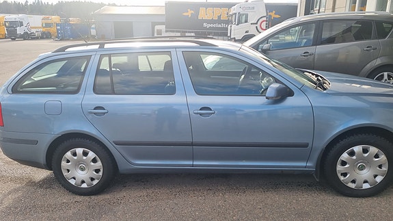 Skoda Octavia 3 of 5