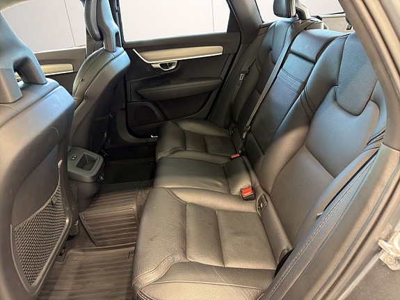 Volvo V90 Cross Country 13 of 25
