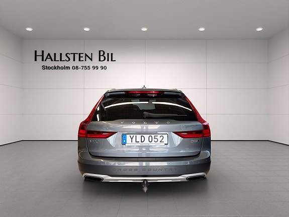 Volvo V90 Cross Country 6 of 25
