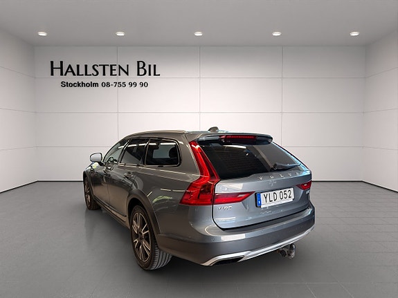 Volvo V90 Cross Country 7 of 25