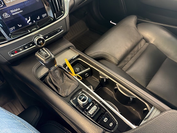 Volvo V90 Cross Country 14 of 25