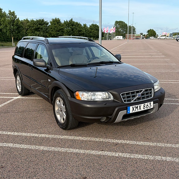Volvo XC70 3 of 5