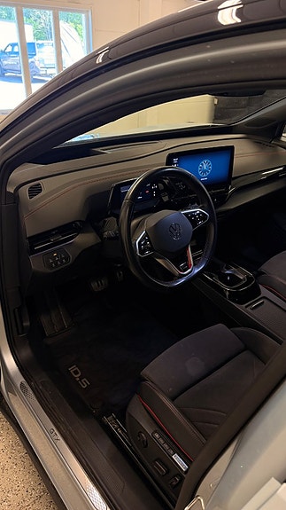 Volkswagen ID.5 GTX 5 of 5