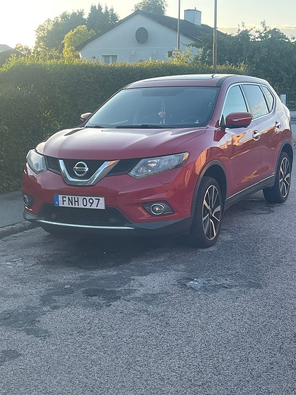 Nissan X-Trail 2 of 5