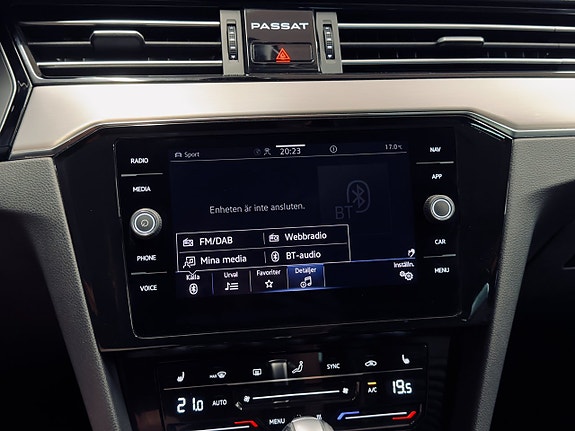 Volkswagen Passat Alltrack 21 of 29