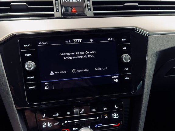 Volkswagen Passat Alltrack 23 of 29