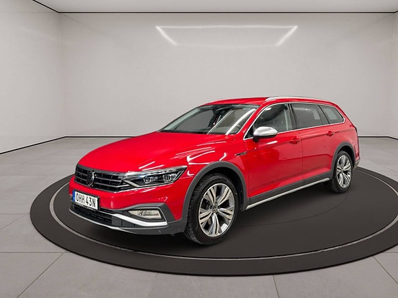 Volkswagen Passat Alltrack 3 of 5