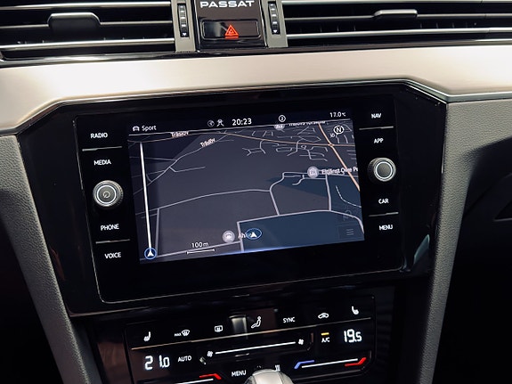 Volkswagen Passat Alltrack 19 of 29