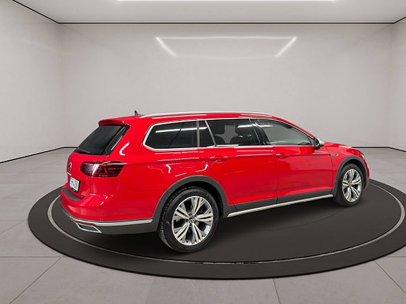 Volkswagen Passat Alltrack 9 of 29