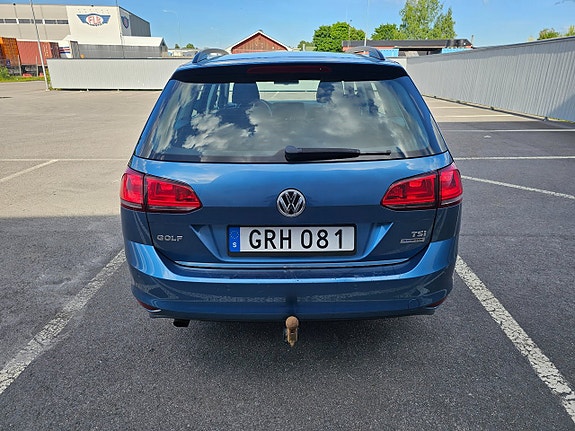 Volkswagen Golf VII 6 of 12