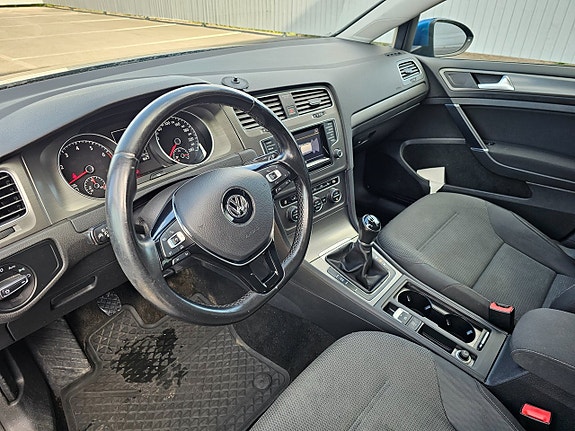 Volkswagen Golf VII 9 of 12