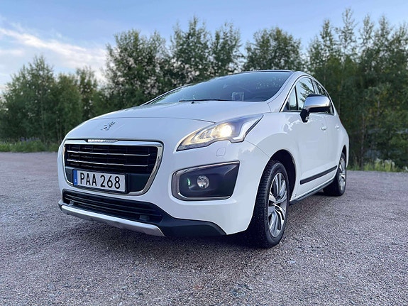 Peugeot 3008 3 of 5