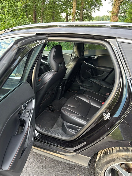 Volvo V40 Cross Country 5 of 5