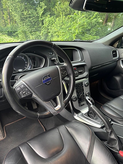 Volvo V40 Cross Country 6 of 11