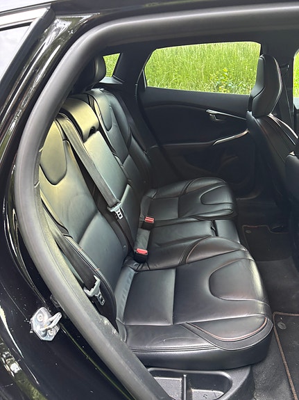 Volvo V40 Cross Country 4 of 5