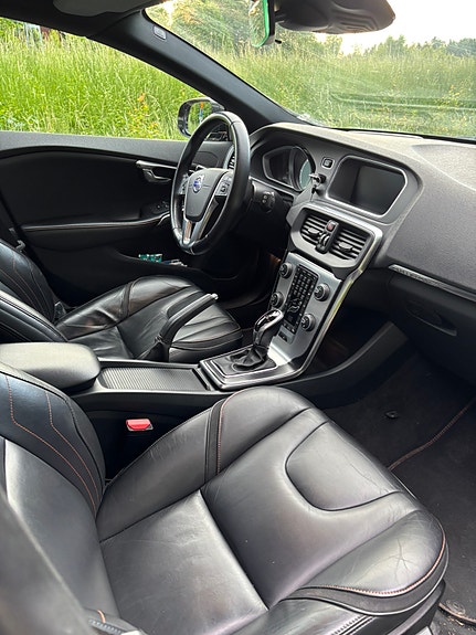 Volvo V40 Cross Country 8 of 11