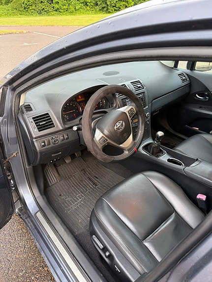 Toyota Avensis 5 of 5