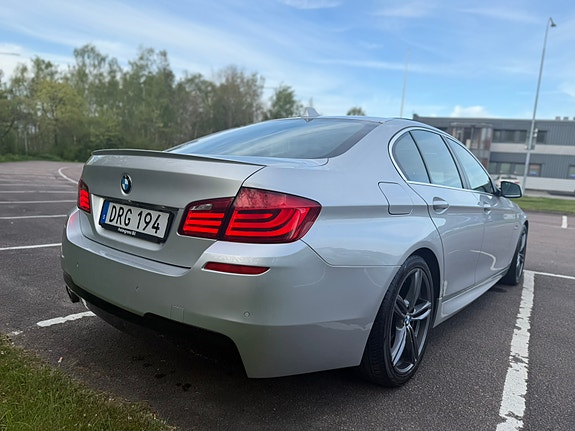 BMW 520d 3 of 5