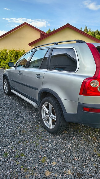 Volvo XC90 2 of 5