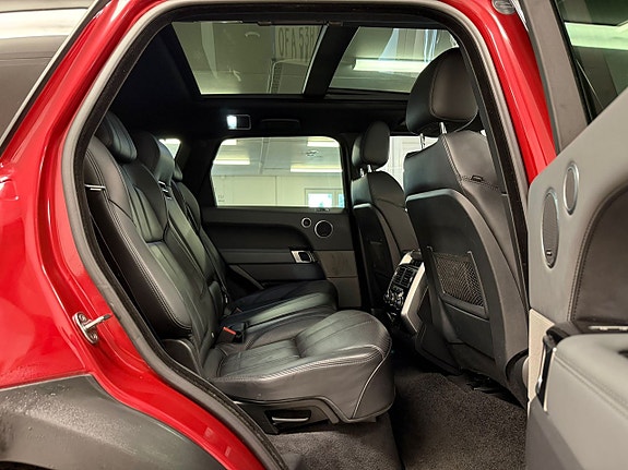 Land Rover Range Rover Sport 16 of 27