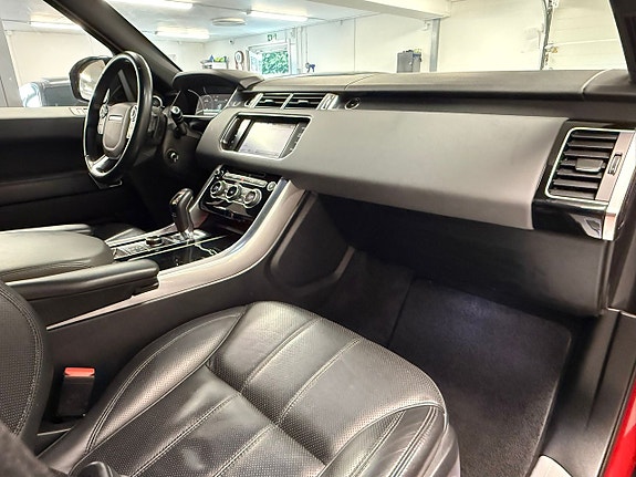 Land Rover Range Rover Sport 19 of 27