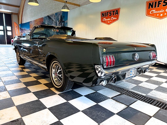 Ford Mustang 5 of 5