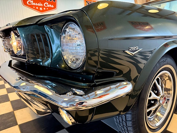 Ford Mustang 24 of 24