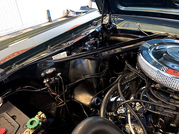 Ford Mustang 18 of 24