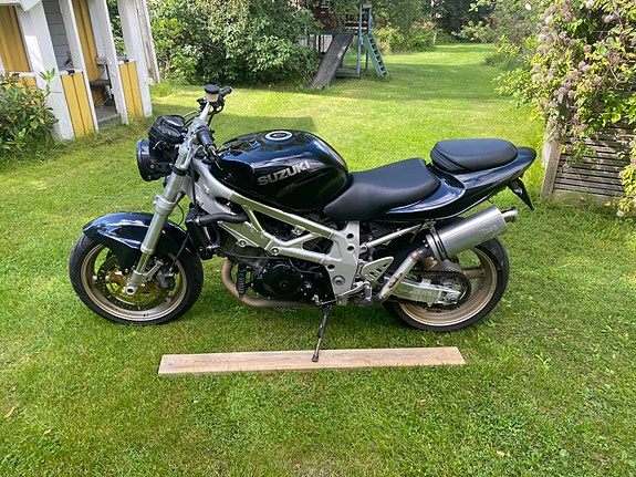 Suzuki TL1000S Streetfighter 3 of 4